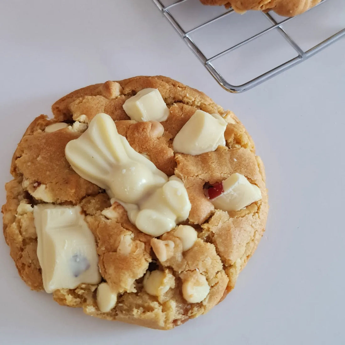 White chocolate and rasberry jelly cookies